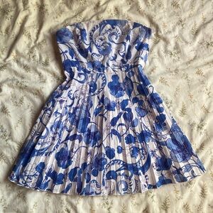 Beautiful blue and white H&M mini dress size small in great condition
